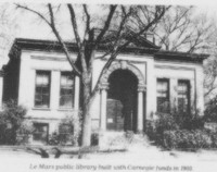 Black and white photo of the 1st public library building
